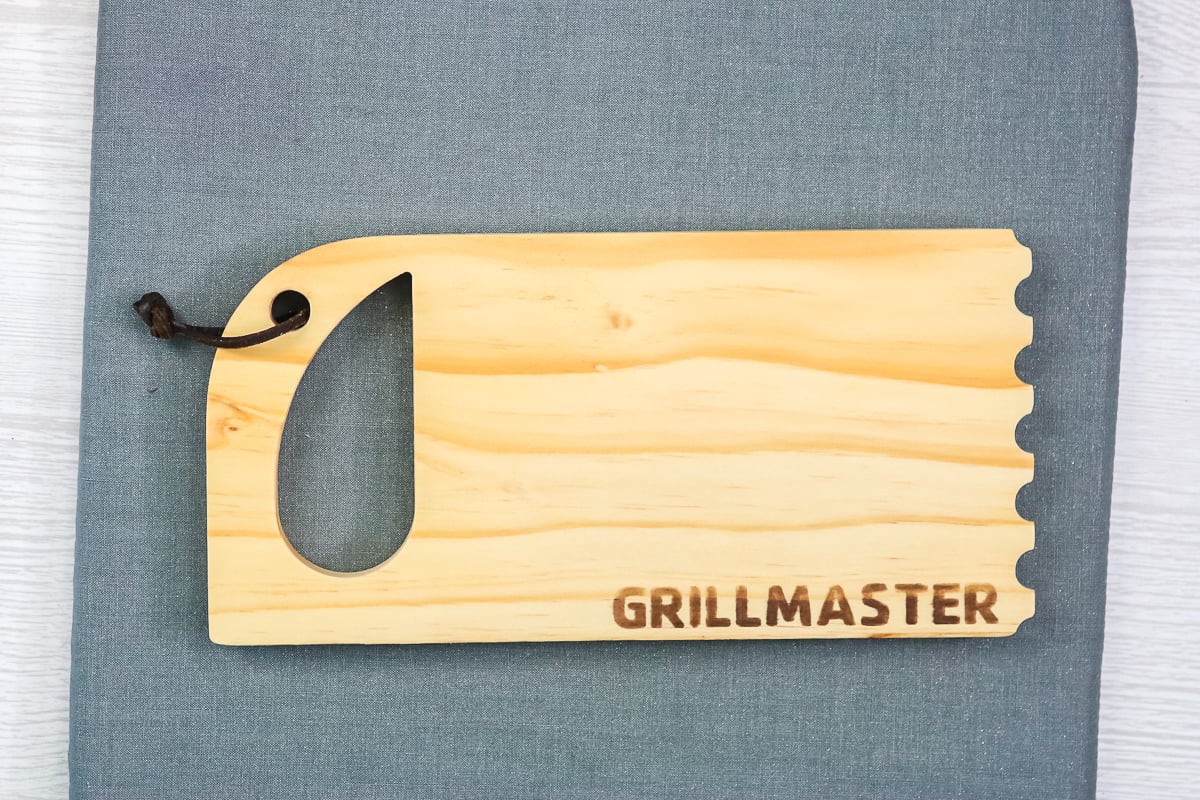 How To Use A Wood Burning Tool for a personalized Cutting Board 