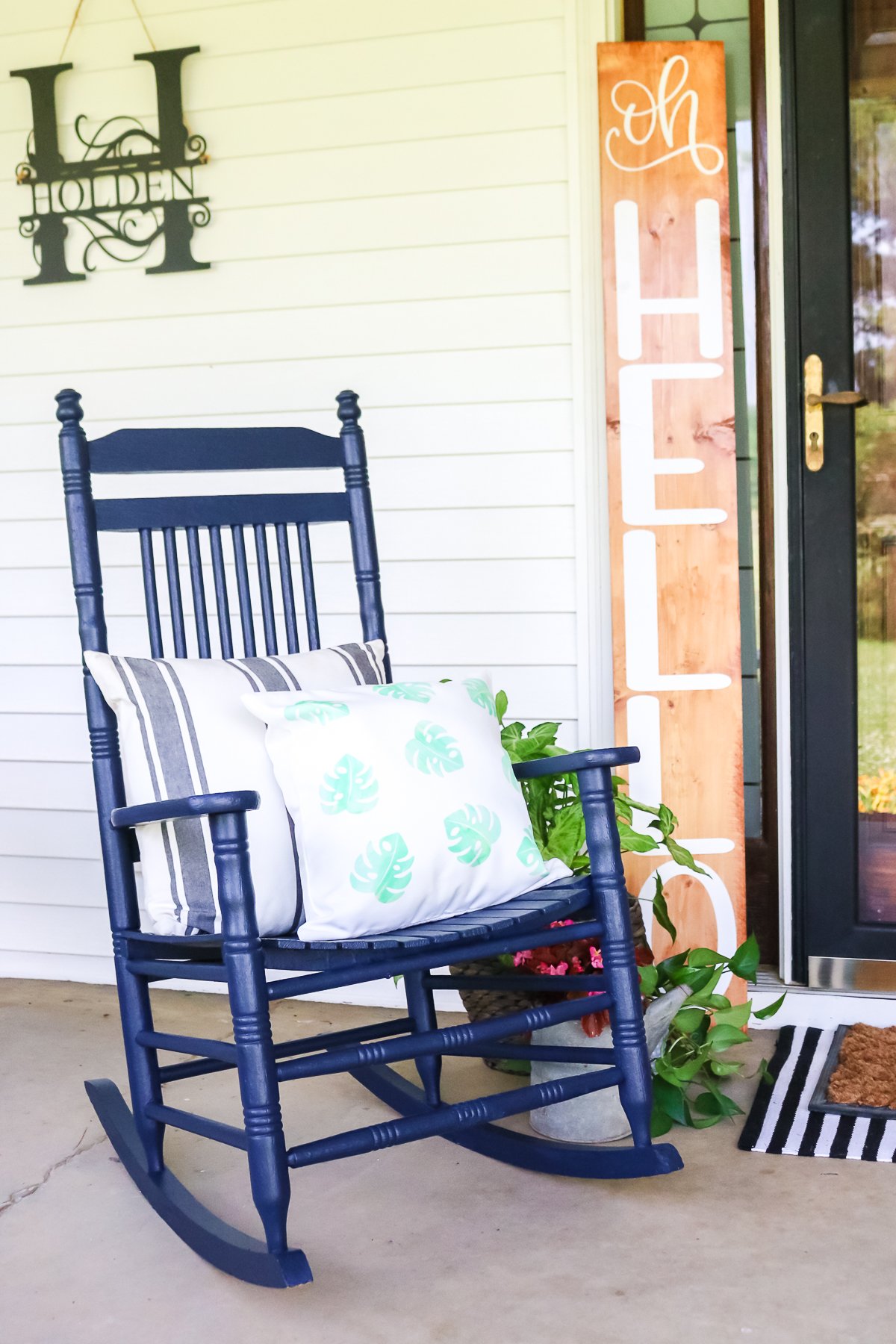 diy wood welcome sign with a cricut machine