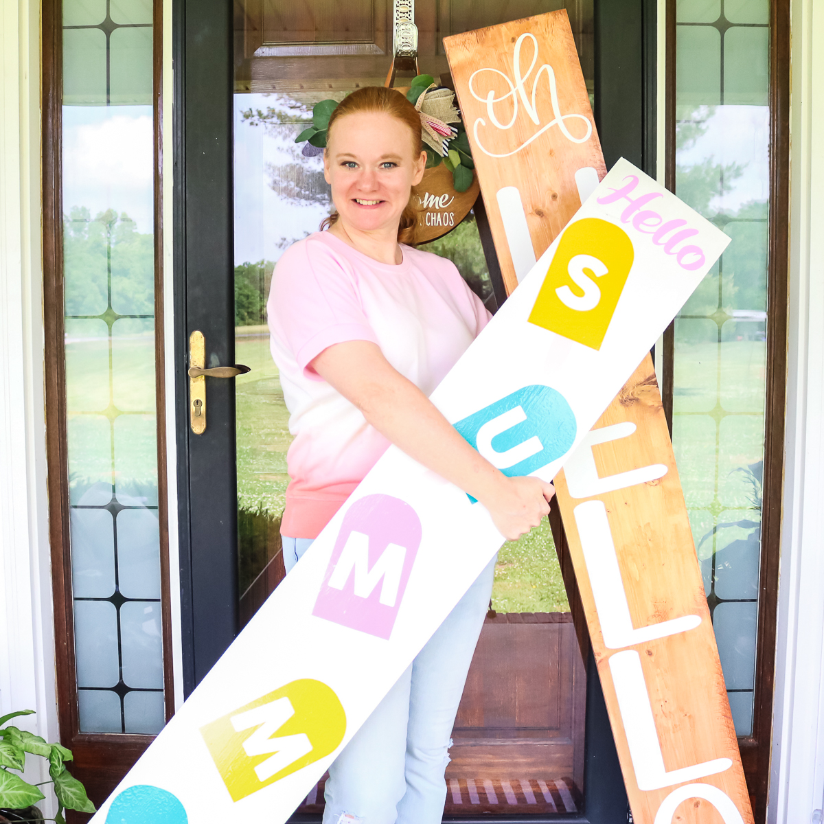 making DIY welcome sign signs with a cricut