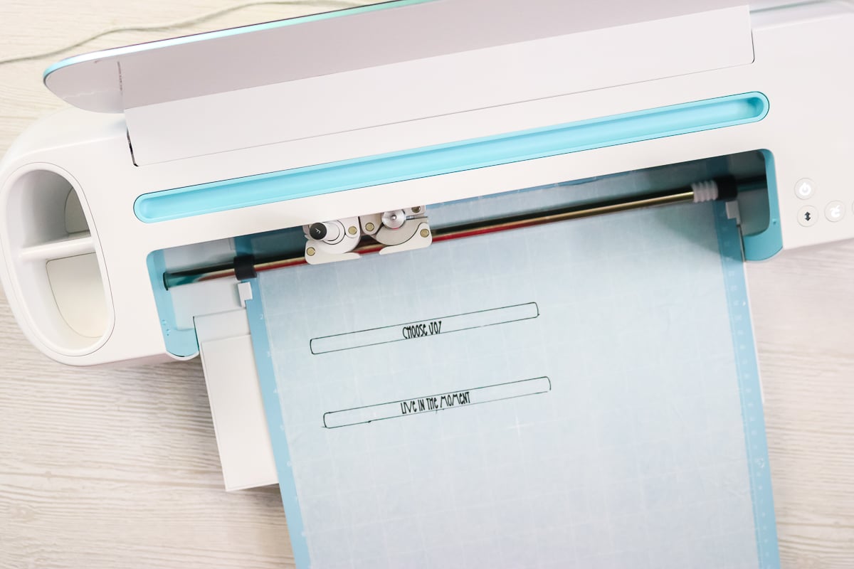 écrire sur du papier de soie avec un cricut maker