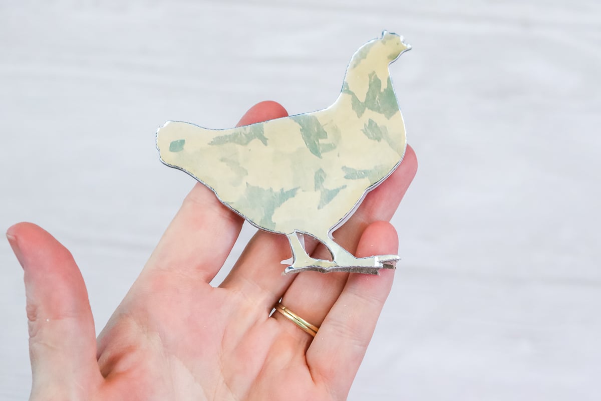 poulet en métal coupé sur un cricut