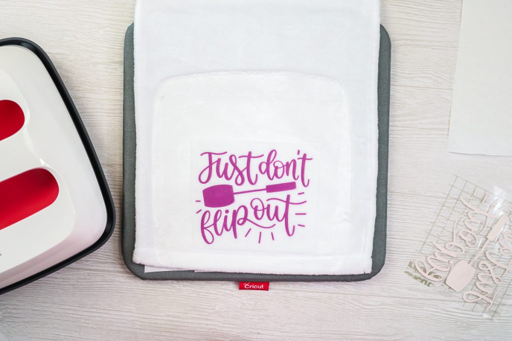 Cricut Tea Towels 4 Ways to Make Fabric Projects Angie Holden The