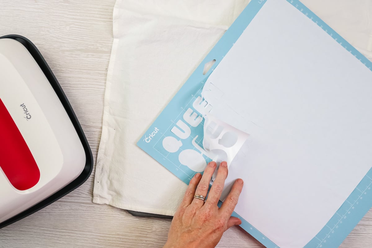 papier de congélation découpé sur une machine cricut