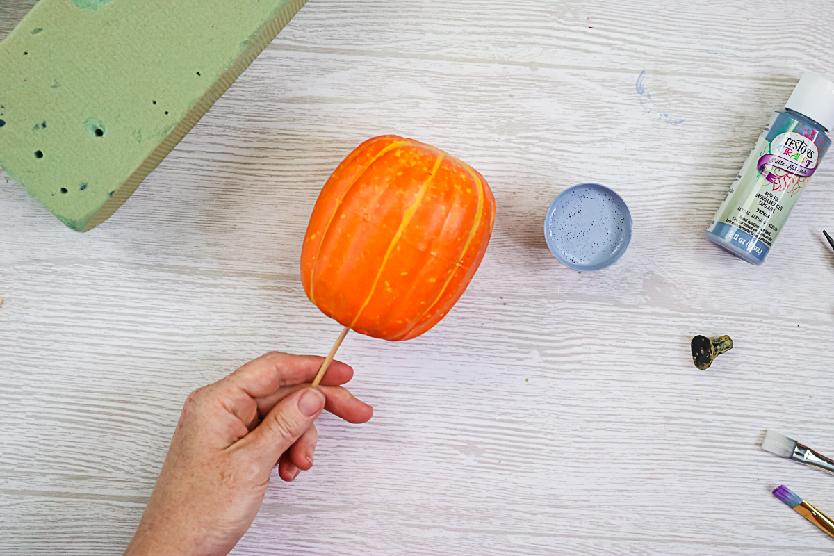 the easiest way to paint pumpkins