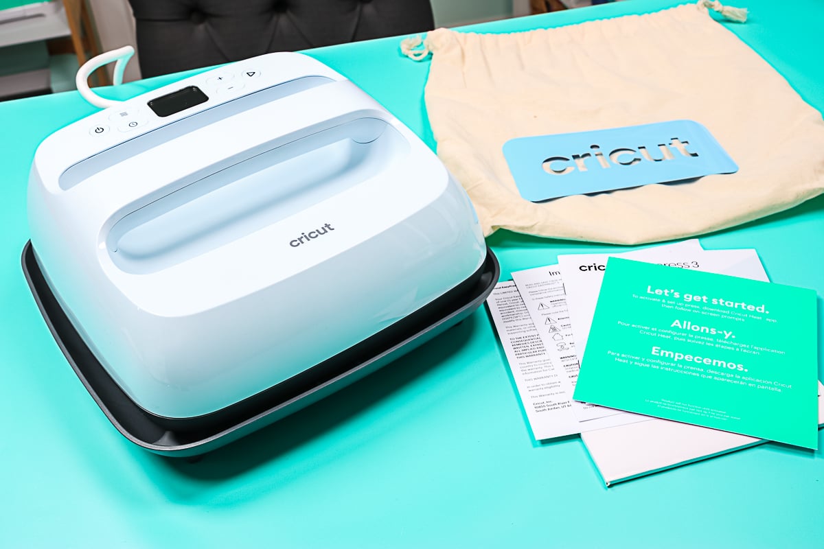 what comes with cricut easypress 3