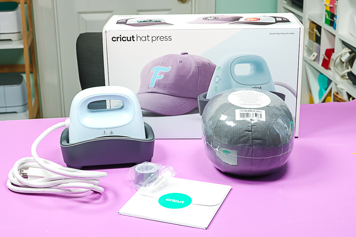 what comes with the cricut hat press