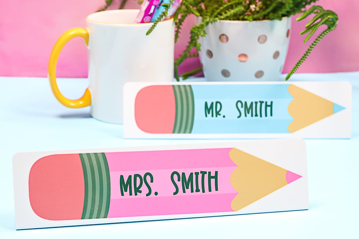 how to make a name plate for a desk