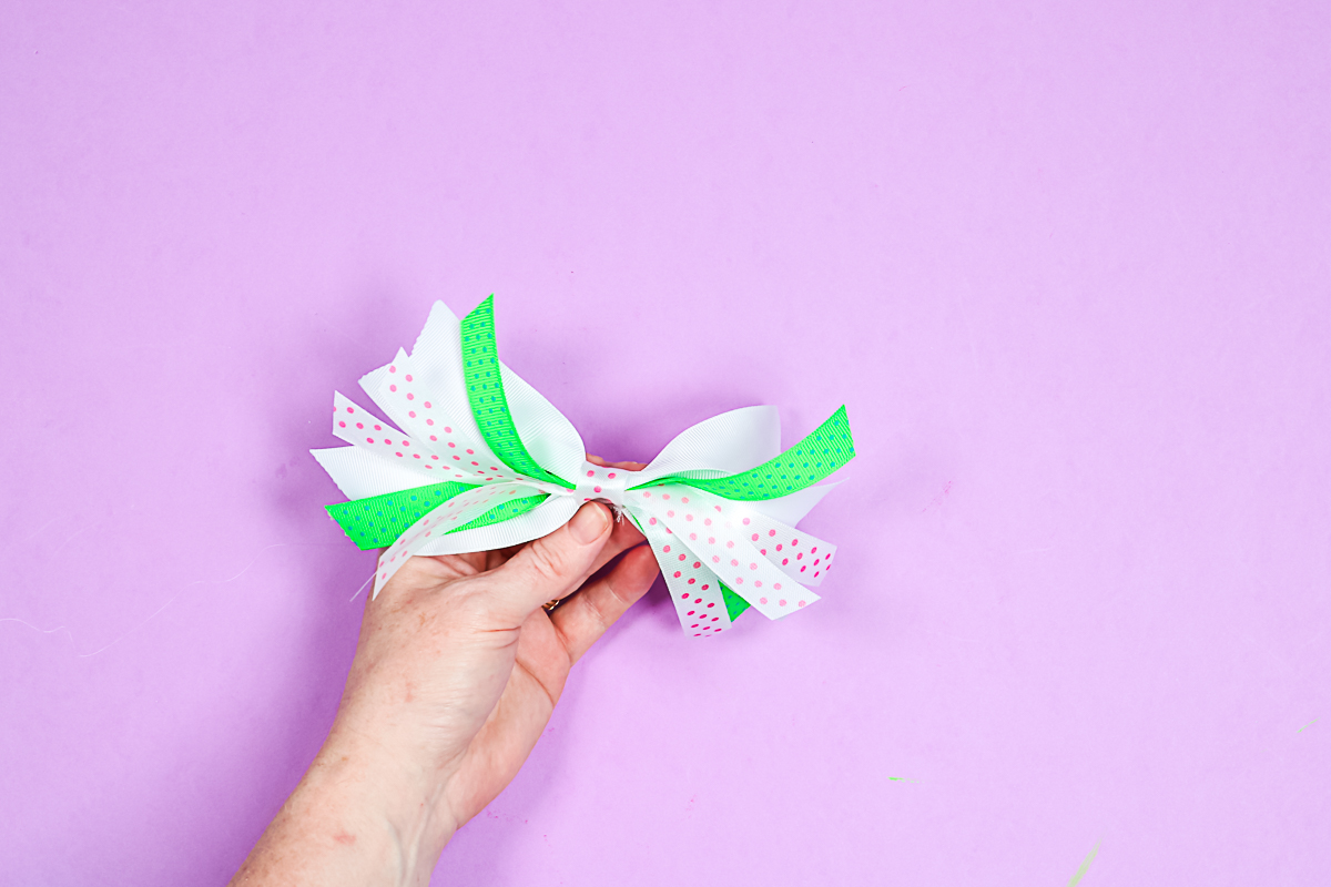 how to make an easy ribbon bow