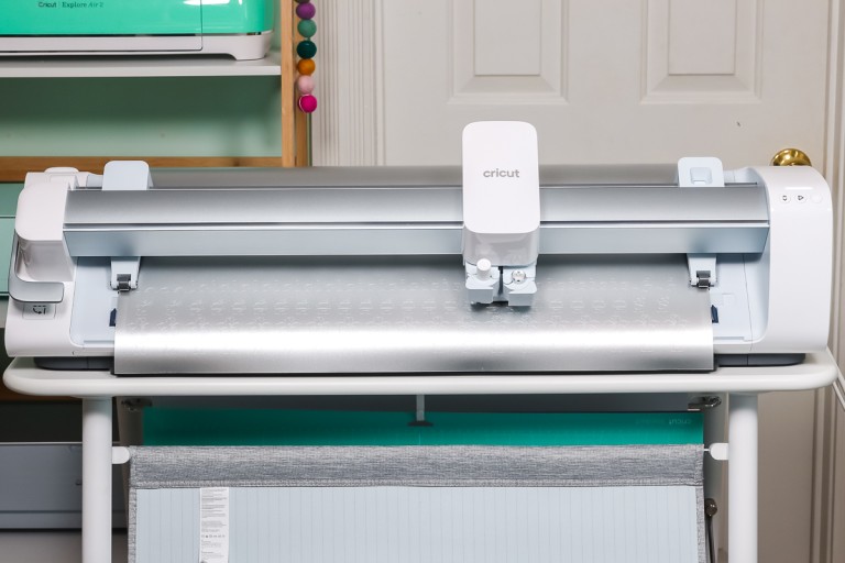 How to Make Cricut Party Favors with Venture Angie Holden The Country