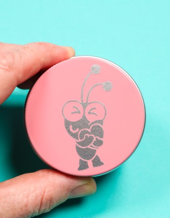 Close up of Cricut party favor.