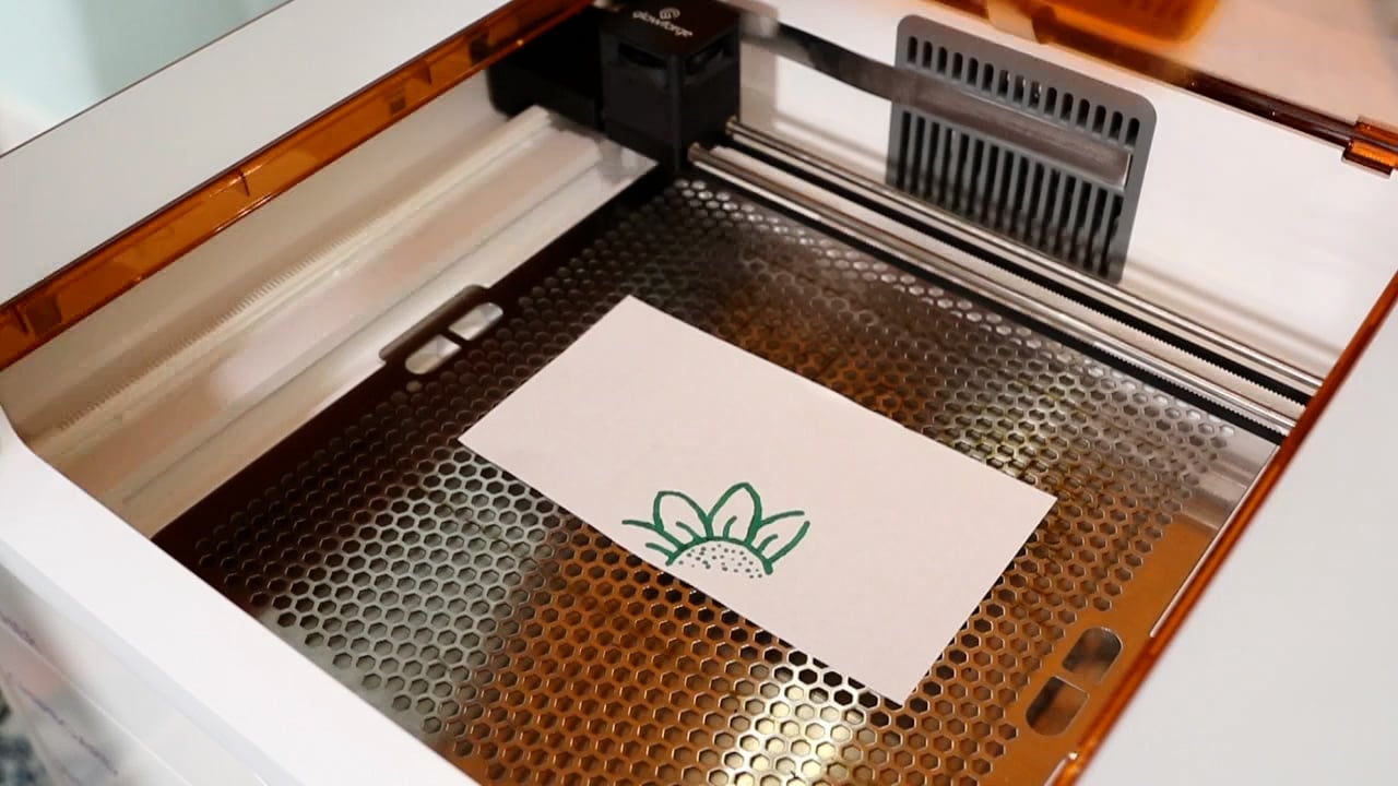 adding drawing to glowforge aura