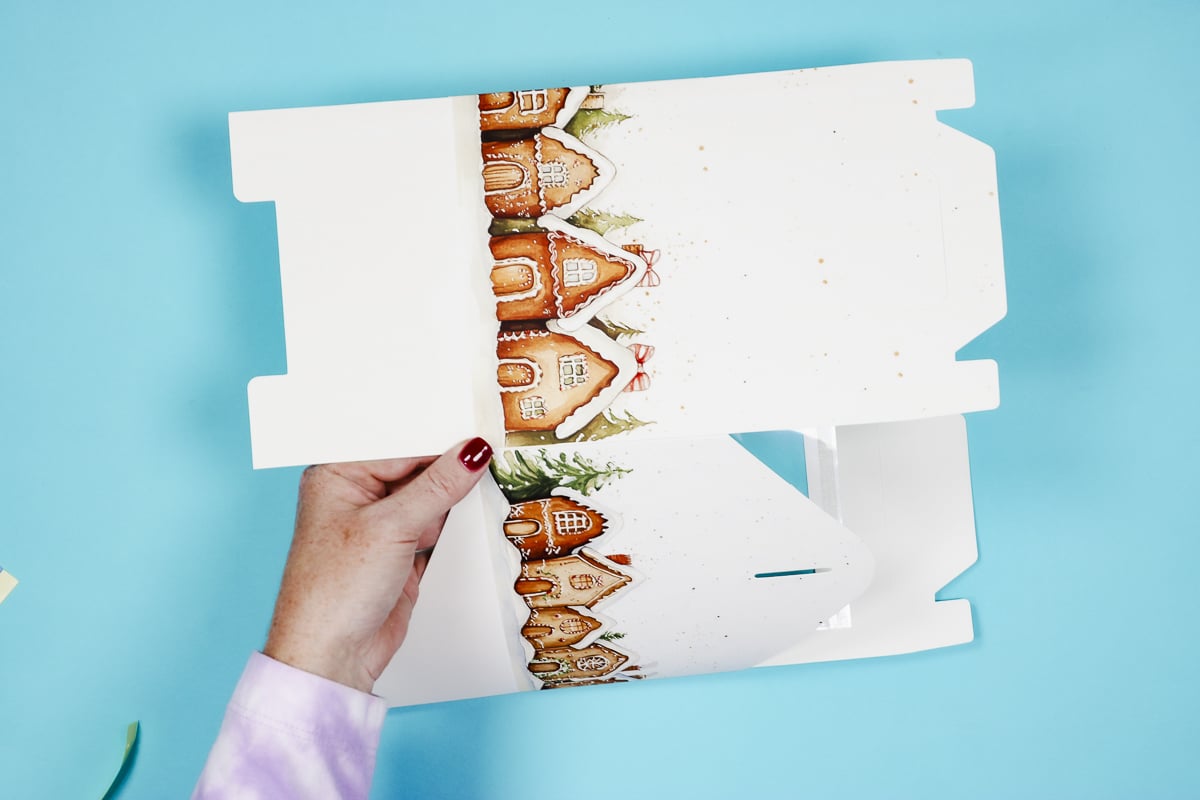 Secure sides of box together.