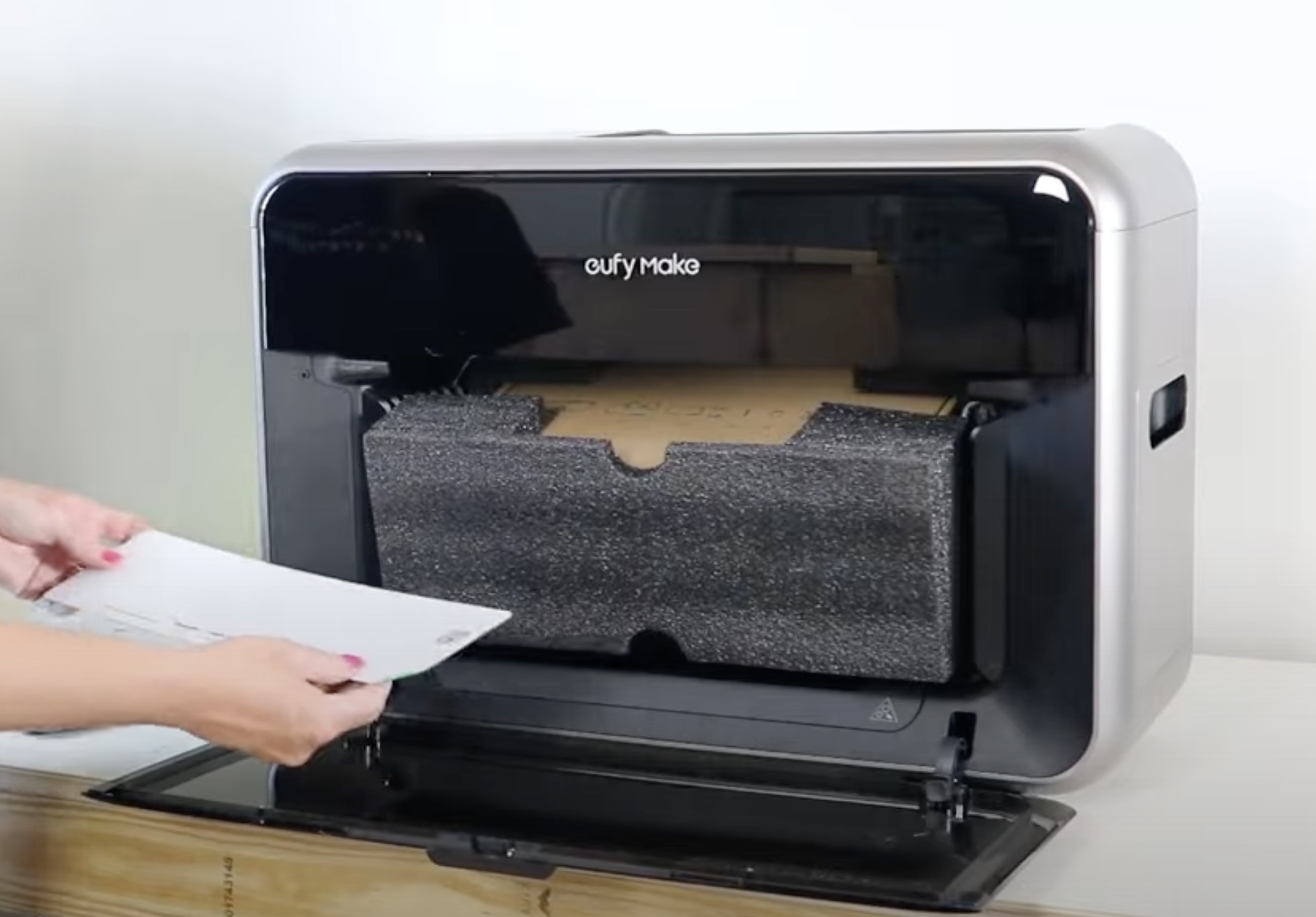 Unbox eufyMake E1 printer.