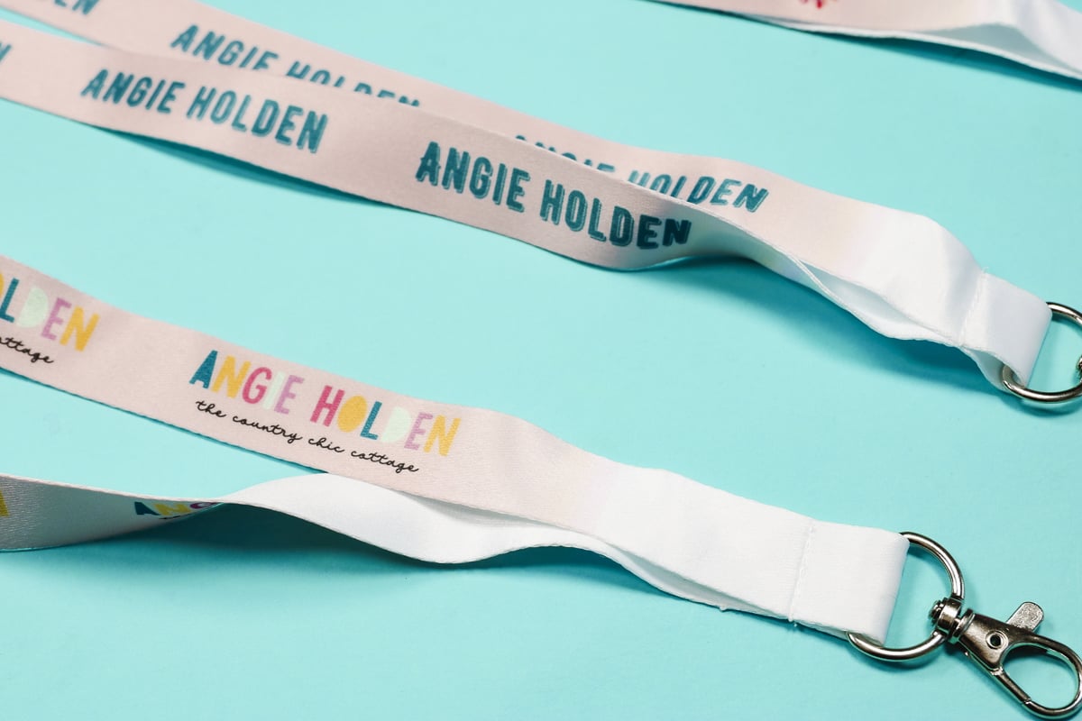 Close up of lanyard ends.