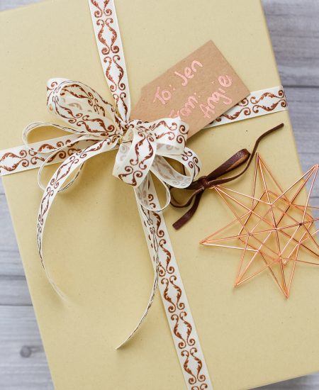 quick and easy Christmas gift wrap ideas