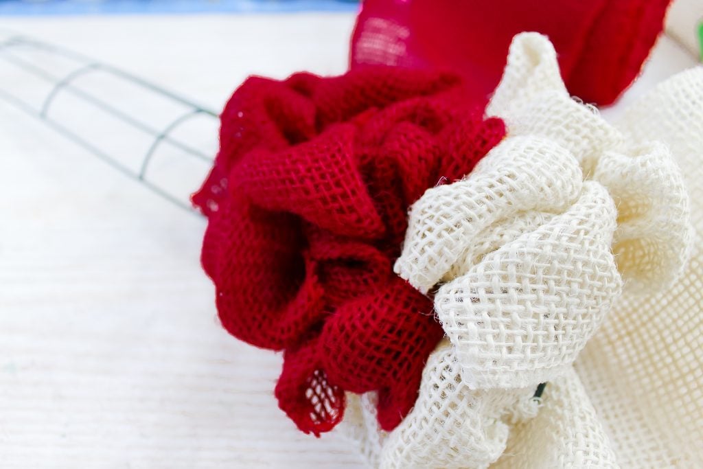 alternating burlap ribbon in white and red