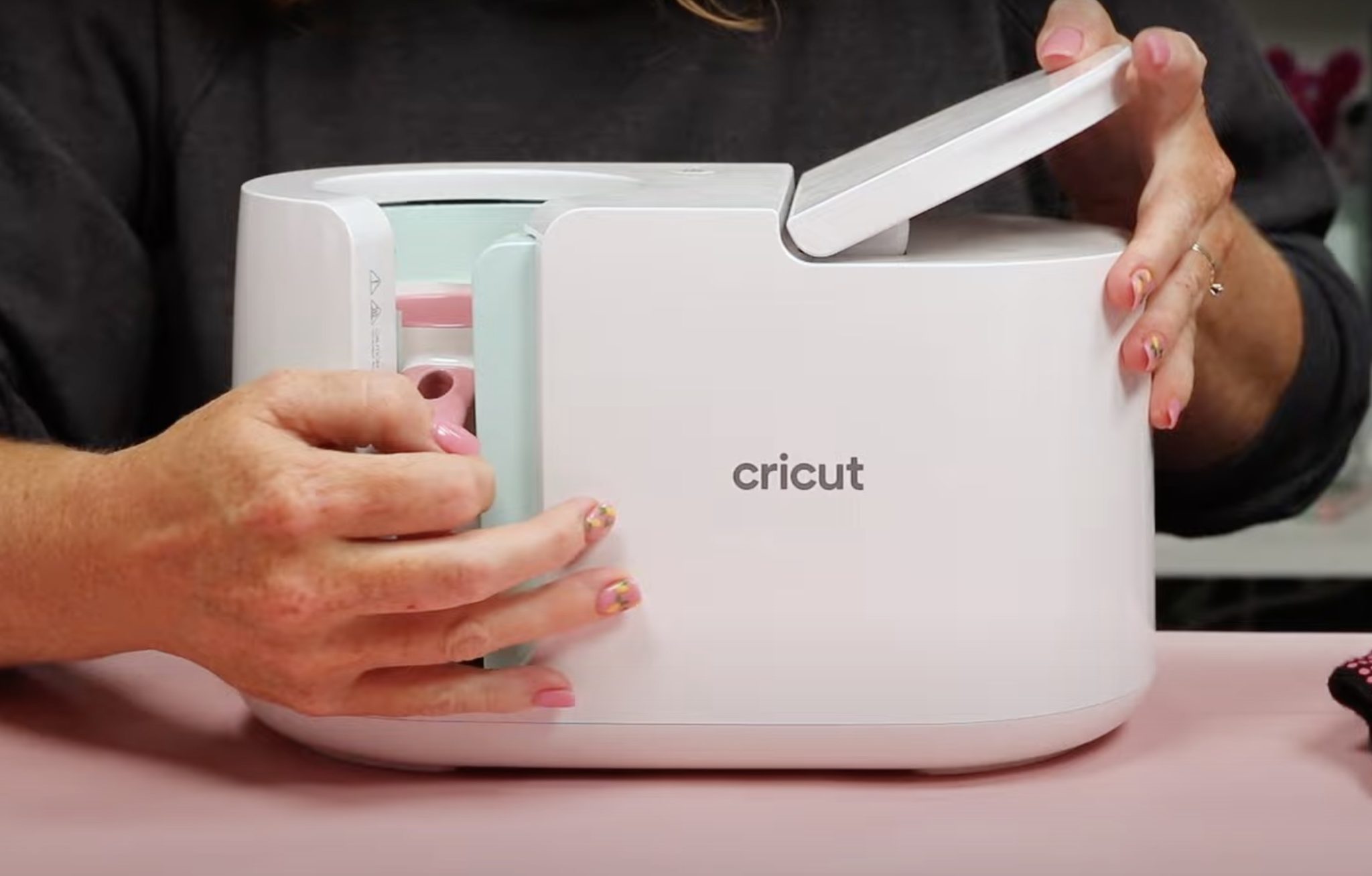 Add mug to mug press.