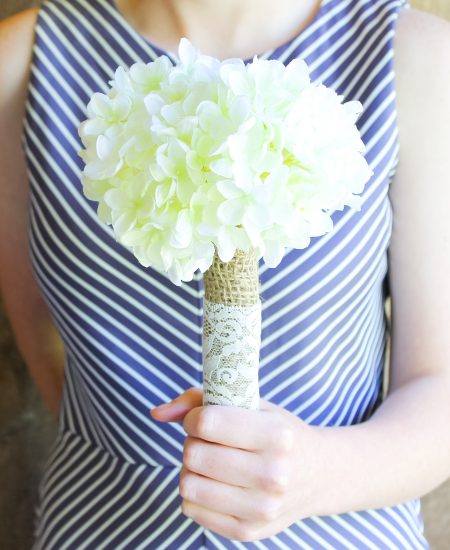 burlap wrapped bouquet