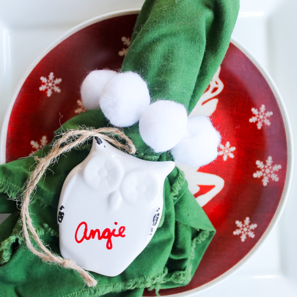 pompom napkin ring with ornament