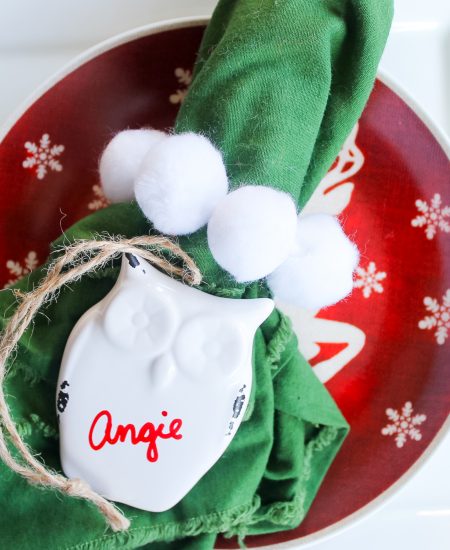 pompom napkin ring with ornament