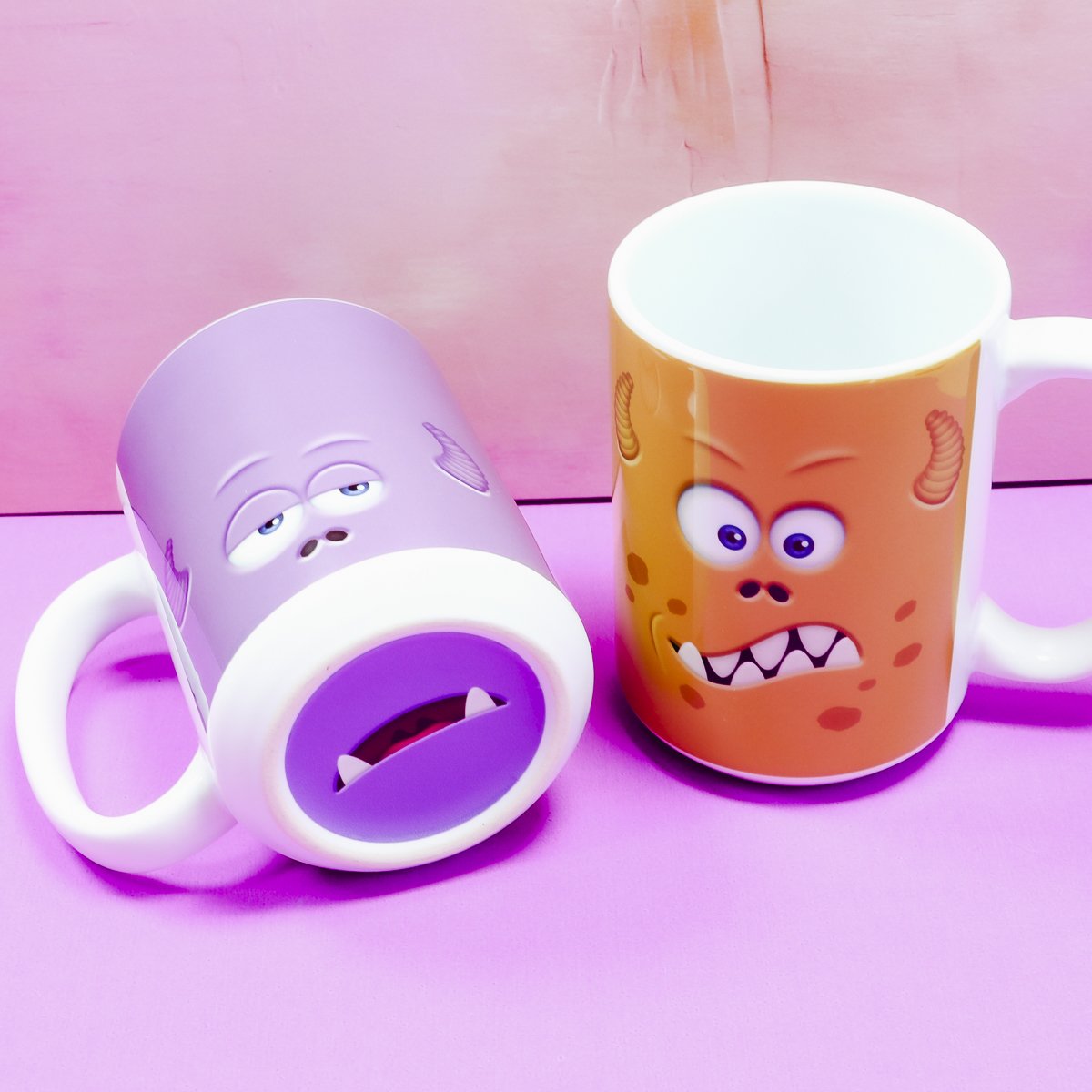 adding a design to the bottom of a mug