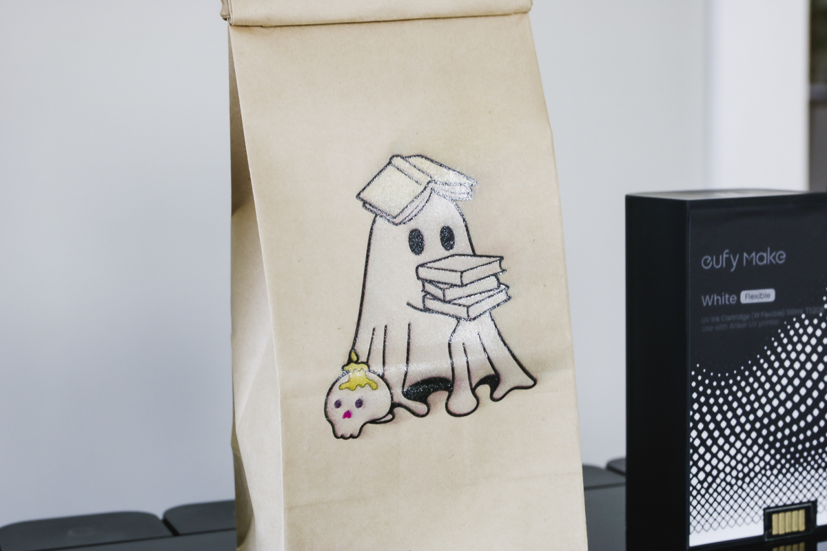 Paper gift bag.