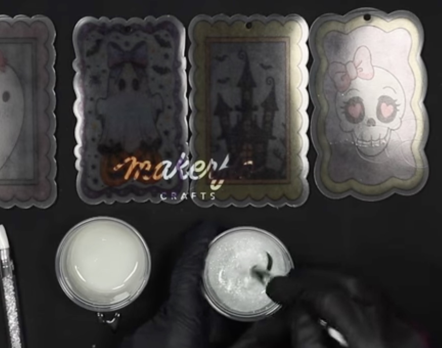 Mix glitter in UV resin.