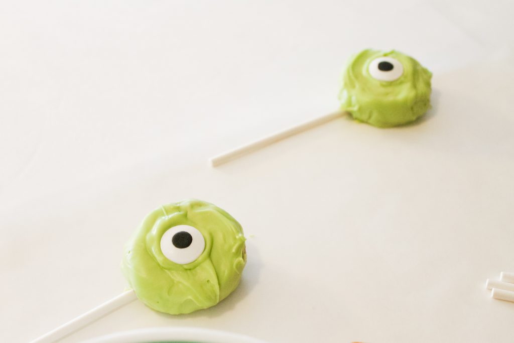 Letting dipped cookies harden