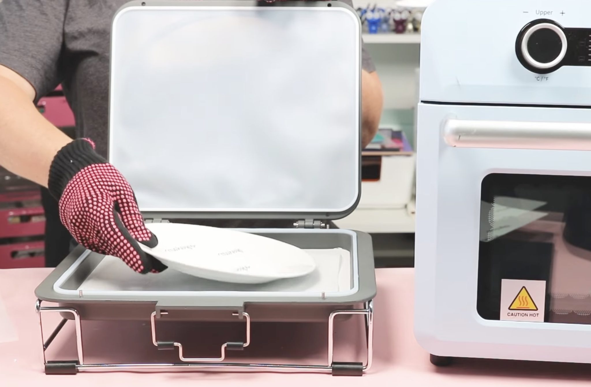 Place plate in vacuum tray.