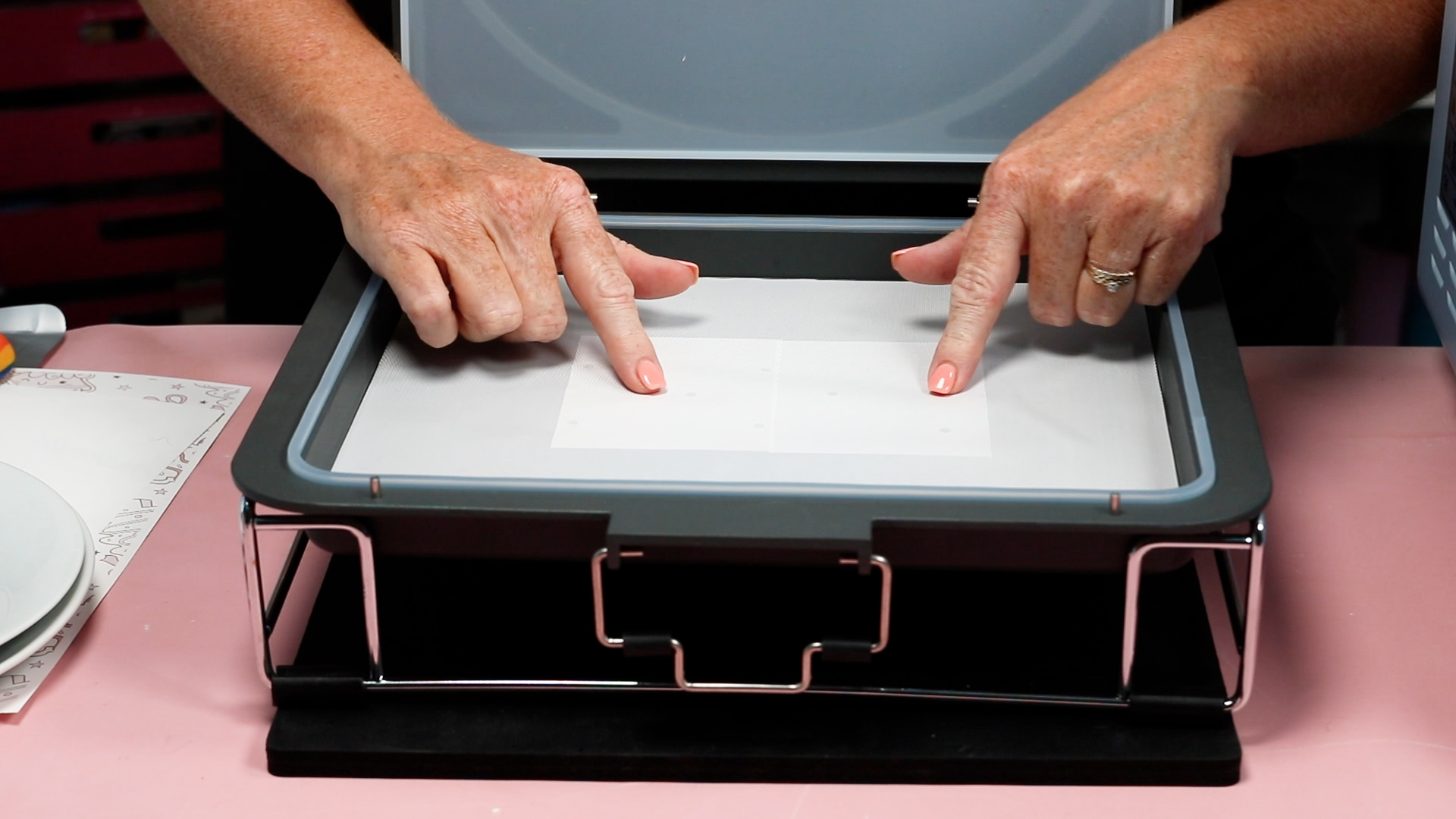 setting up vacuum tray