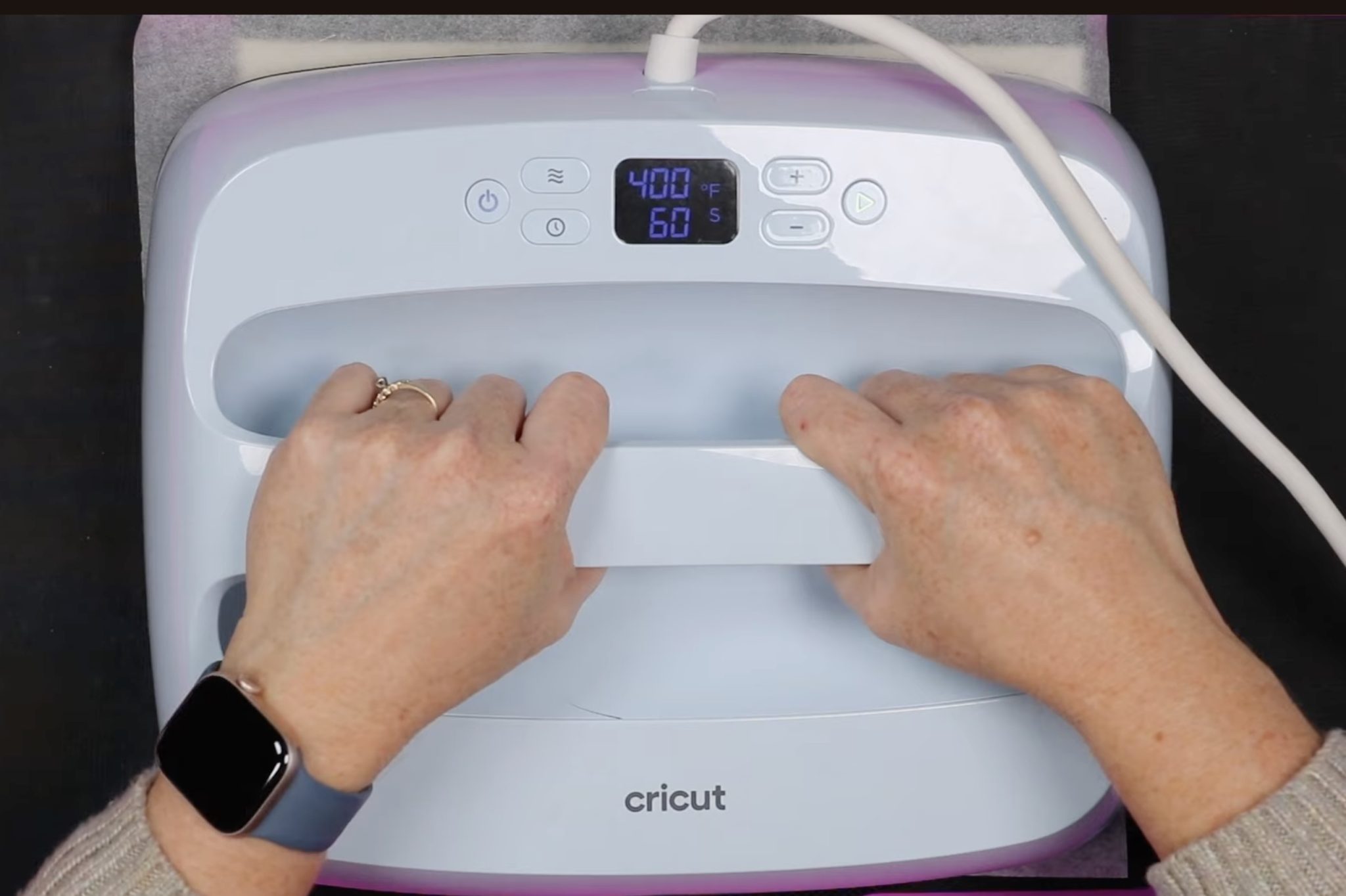 Press design with the EasyPress.