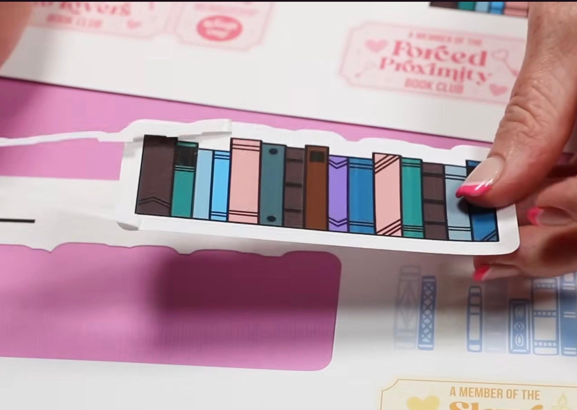 Remove printable vinyl outline between Die Cut and Kiss Cut line.