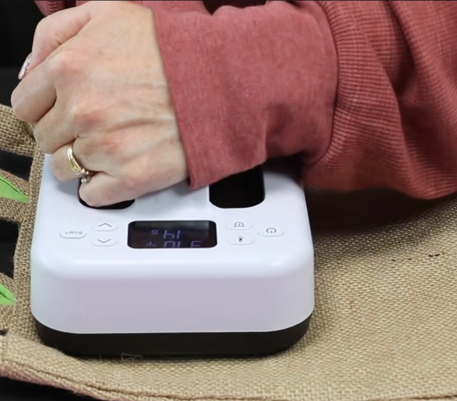 Press Super Puff with heavy pressure.