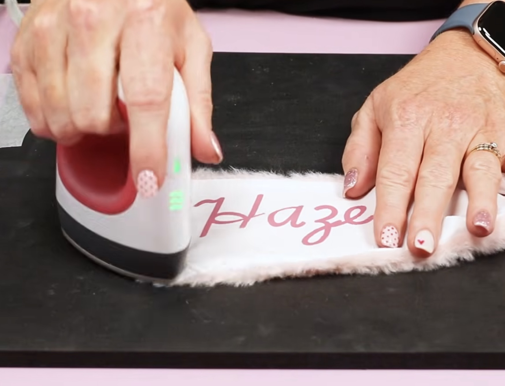 Remove press marks with EasyPress Mini.