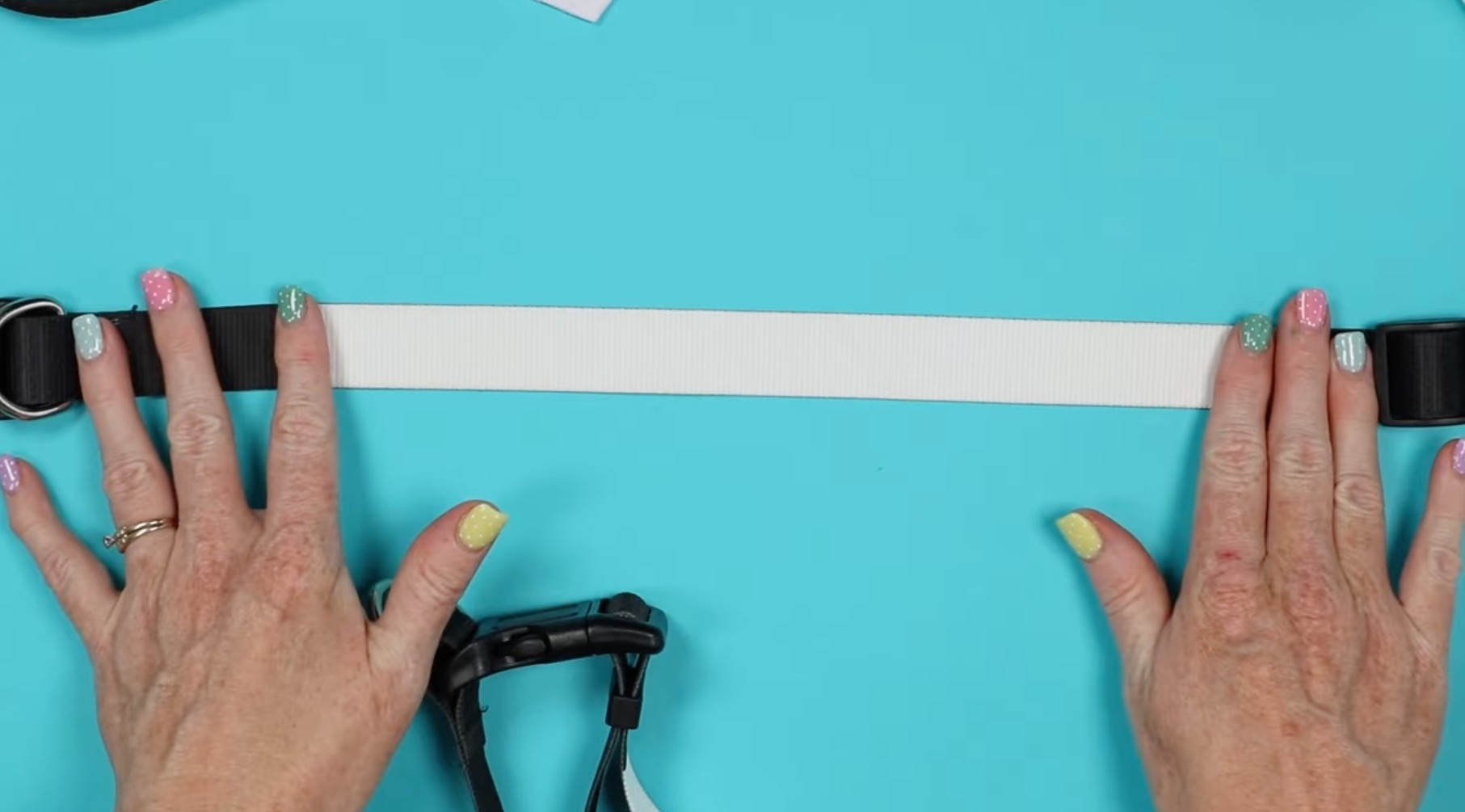 Lay the sublimation collar flat to measure.