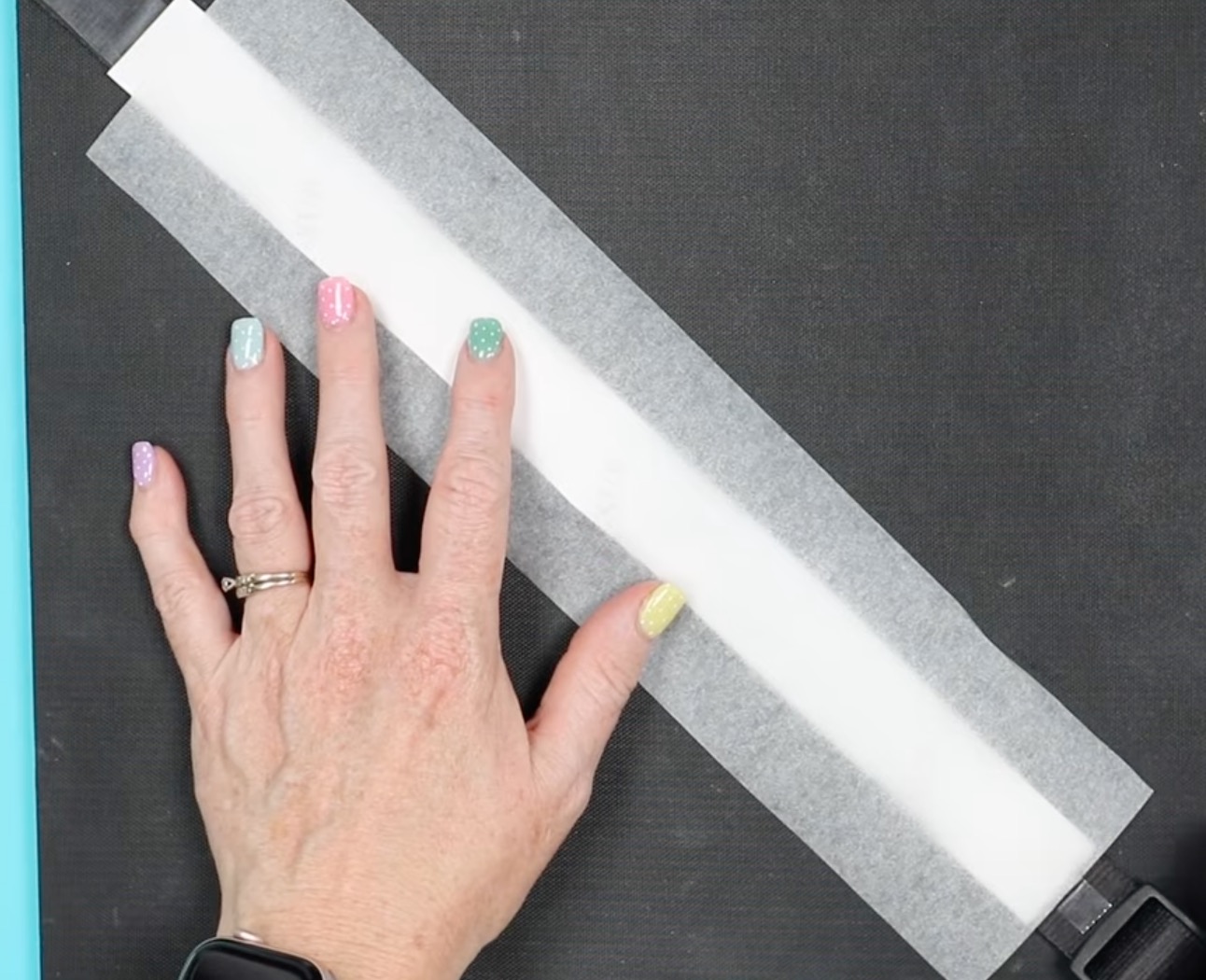 Add protective paper to the top and bottom of the collar.