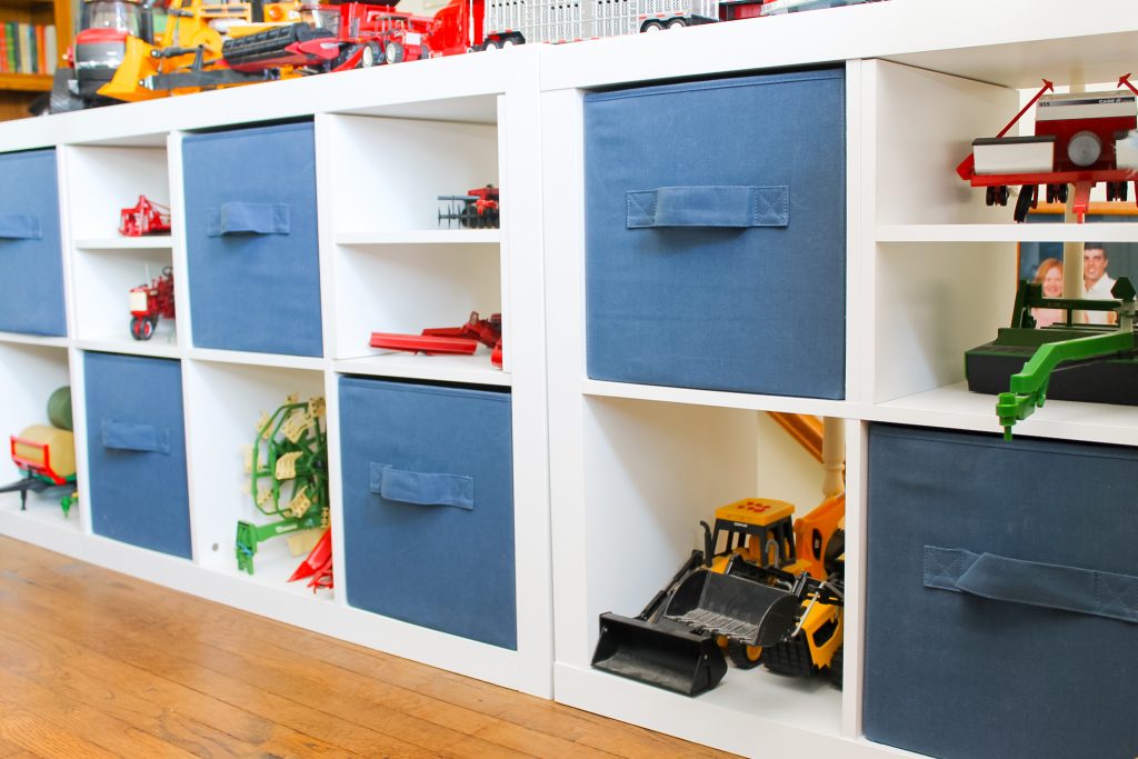 Cube storage in a sports themed room