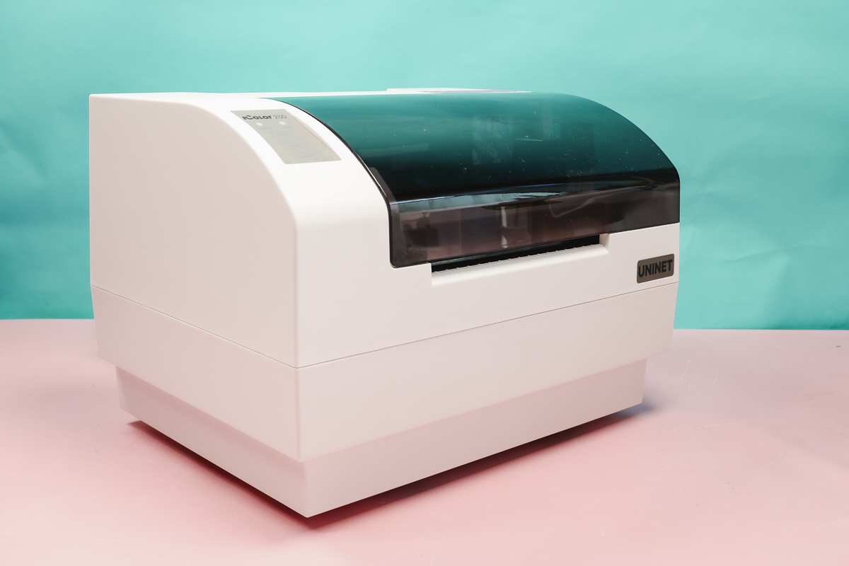 Side view of the iColor 250.