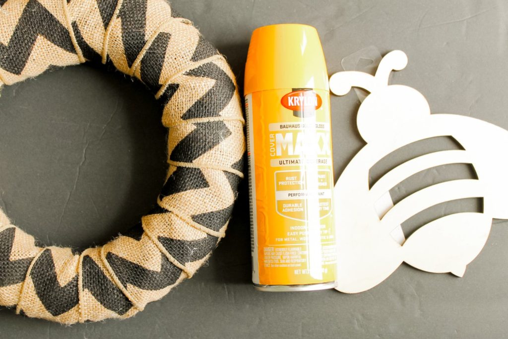 Supplie to make a spring bee wreath