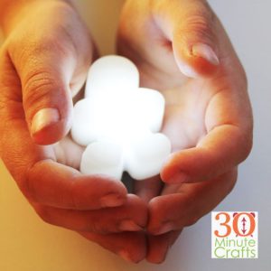 Simple DIY Caroling Lights by 30 Minute Crafts