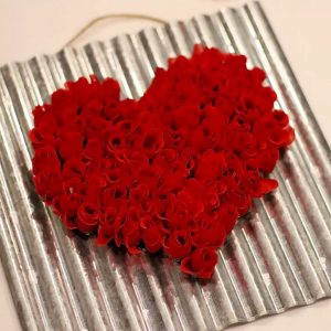 Super Easy Rose Heart Sign by Frugelegance