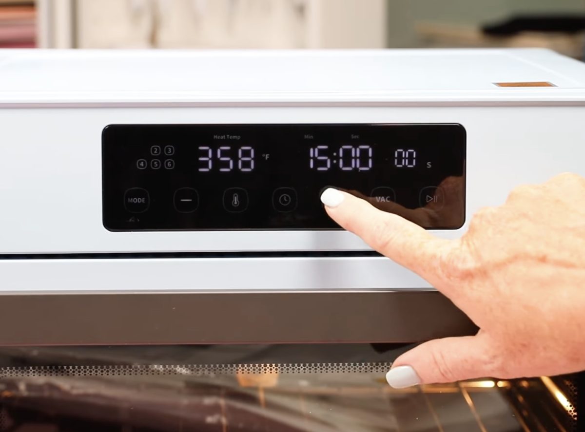 Time and temperature settings.