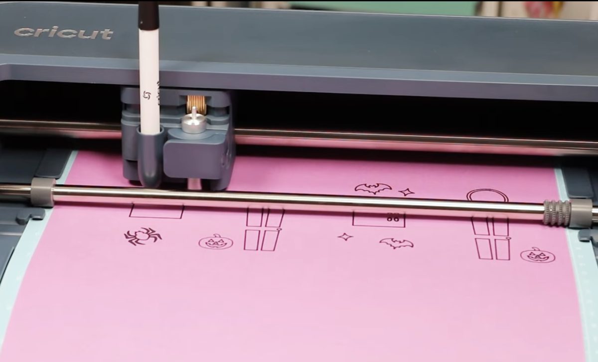 Cricut Maker 5 drawing with new pen.