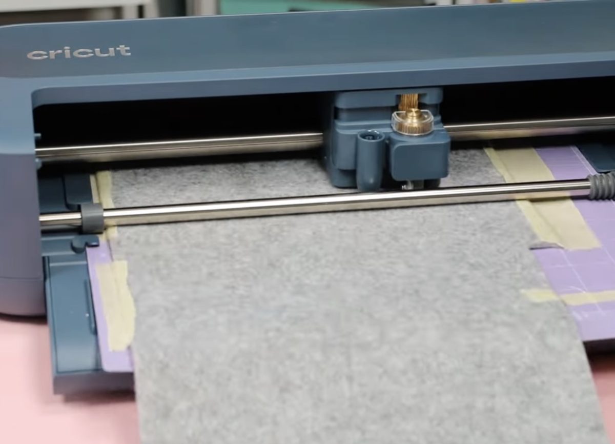 Cut felt with the Rotary Blade with the Maker 5.