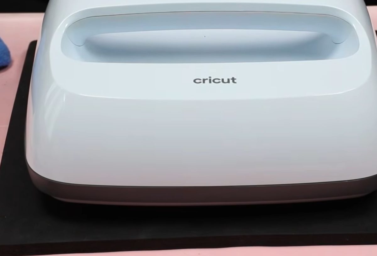 Cricut EasyPress on ceramic coaster.