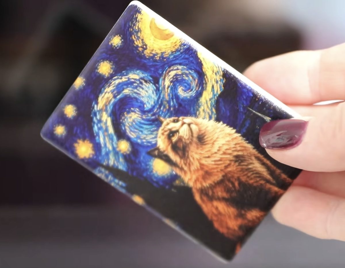 Close up of the ceramic magnet.