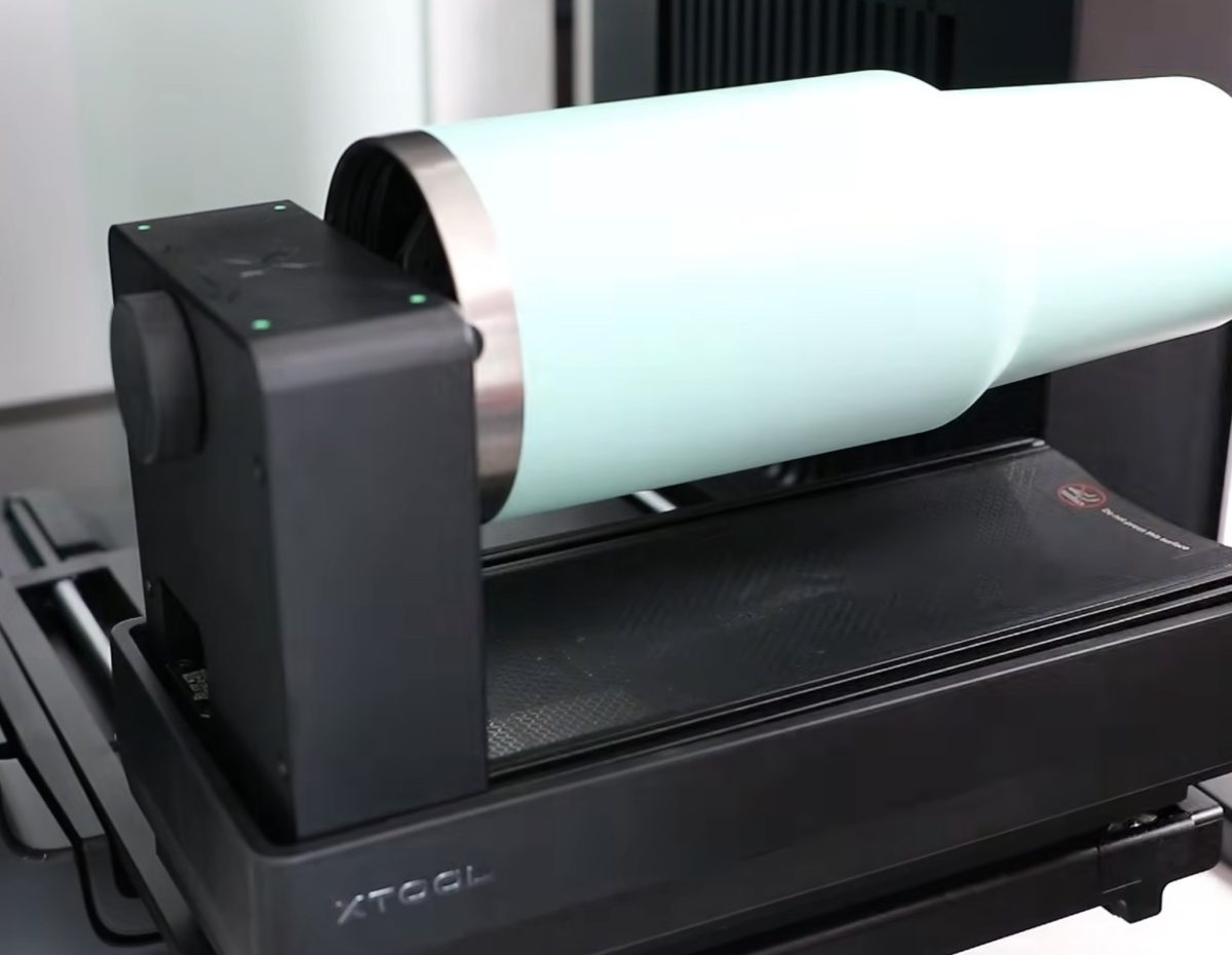 Add 40-oz tumbler to the rotary attachment in xTool Omni.